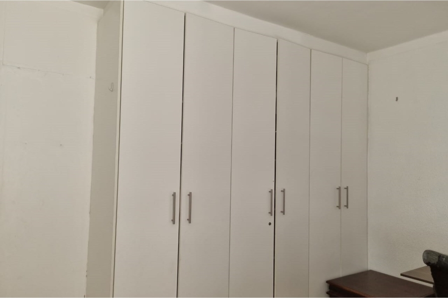 To Let 2 Bedroom Property for Rent in Green Point Western Cape